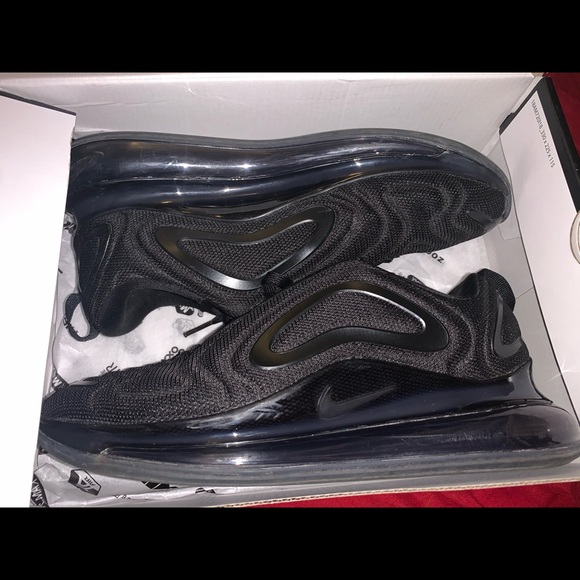 Triple black airmax 720 - Picture 1 of 5